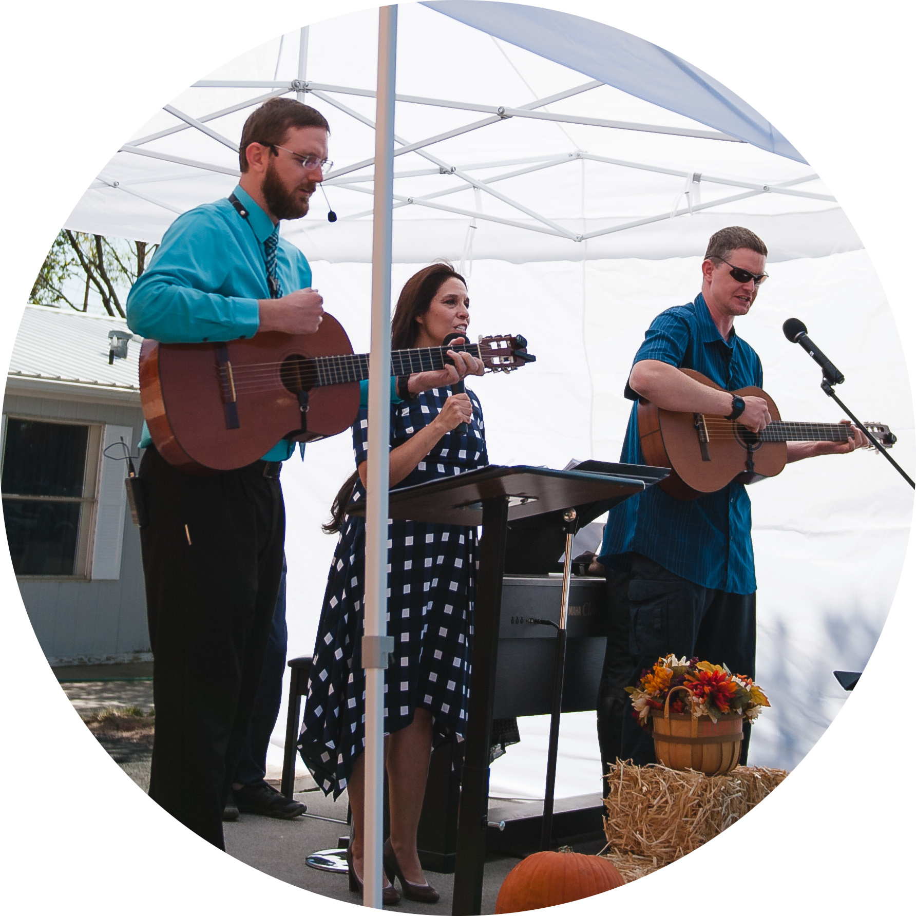 Outdoor music team circle